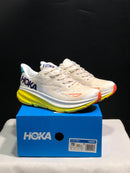 Tênis Hoka Clifton 9 'Sand Yellow'
